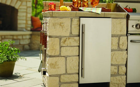 Outdoor Ice Makers